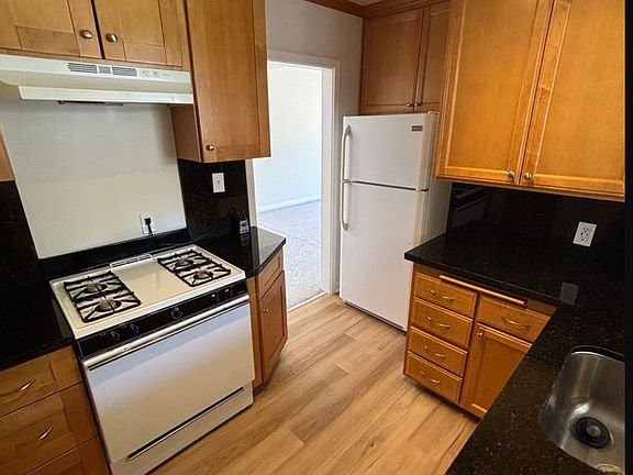 4th image of 1025 Noel Dr #E