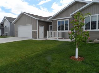 713 Bremner Ave, Bismarck, ND 58503