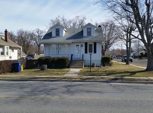 603 N Forklanding Rd, Maple Shade, NJ 08052