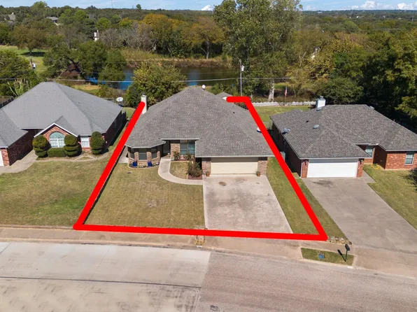 706 Spring Creek St, Cleburne, TX 76031