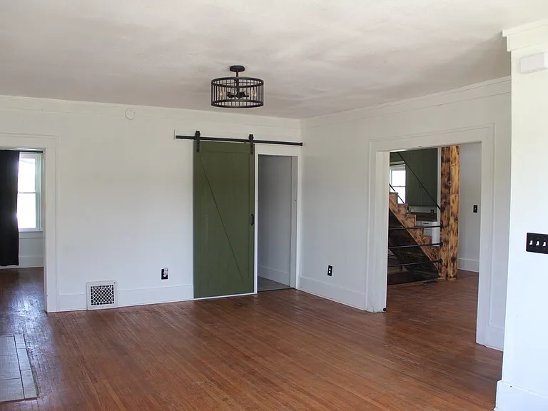 115 Ming St — Photo 7