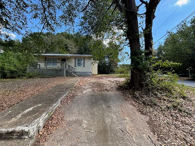 3 bed, 952 sqft, $1,700 — Photo 2