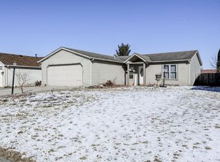 6825 Hunters Glen Dr, Fort Wayne, IN 46835