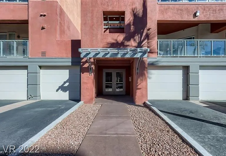 67 E Agate Ave #208 — Photo 31