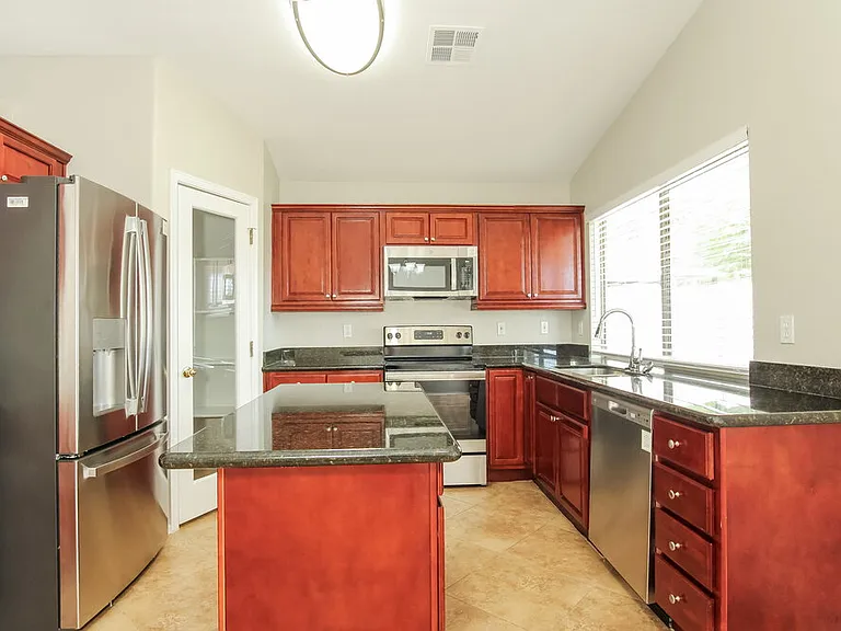 305 N Abalone Dr — Photo 6