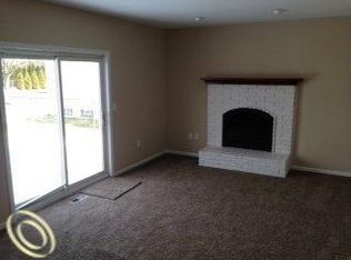 1069 Kings Ct, Canton, MI 48188