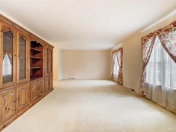 5th image of 414 Cedarleaf Dr