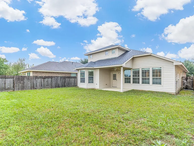 16911 Savannah Park Dr — Photo 24