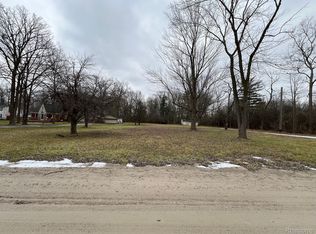 25515 Farmbrook Rd, Southfield, MI 48034