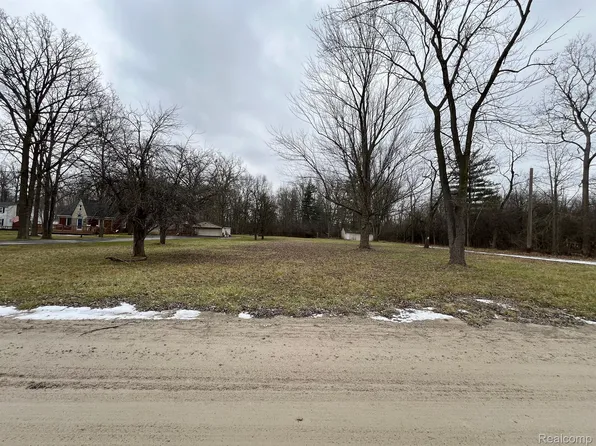 25515 Farmbrook Rd, Southfield, MI 48034