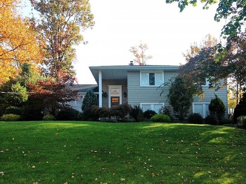 1st image of 17 Fredon Dr
