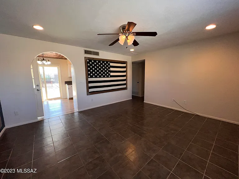15925 N Capstan Ave — Photo 4