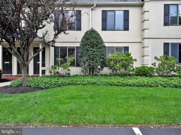 411 W Conestoga Rd APT 33