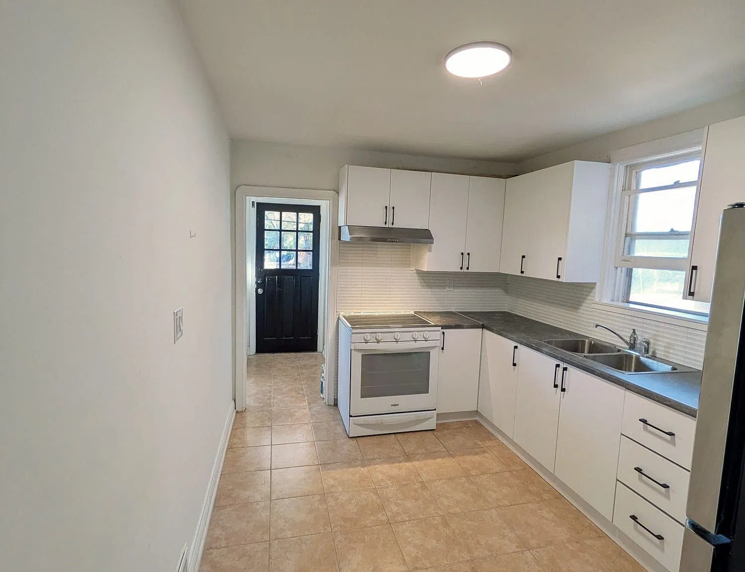 4 bed, $3,500 — Photo 4