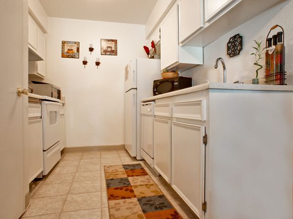 Santa Rosa | 901 W Columbus St, Bakersfield, CA