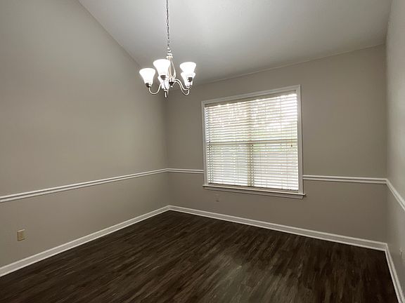 4th image of 9120 Park Crest Dr