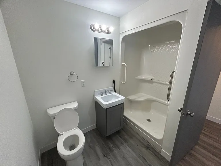 703 N Park 704 Tarn — Photo 66