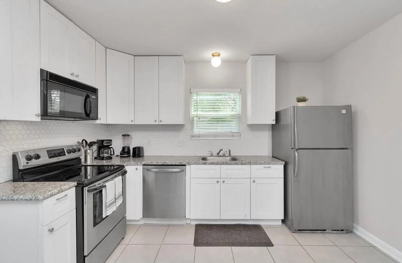 1 bed, 800 sqft, $1,550 — Photo 1
