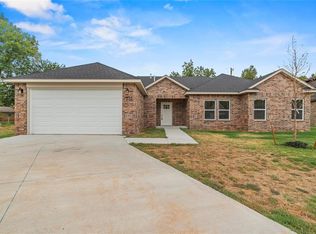 232 E Abbot Ln, Mustang, OK 73064