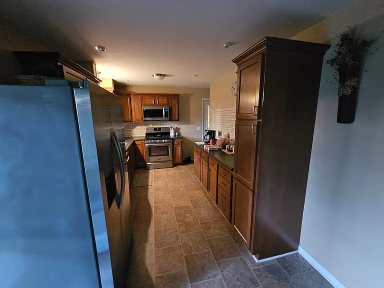 2135 Tiffin Ave — Photo 4