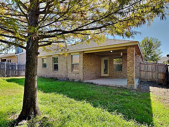 3rd image of 1114 Bexar Ave #1114