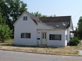 302 N 7th St, Mitchell, IN 47446