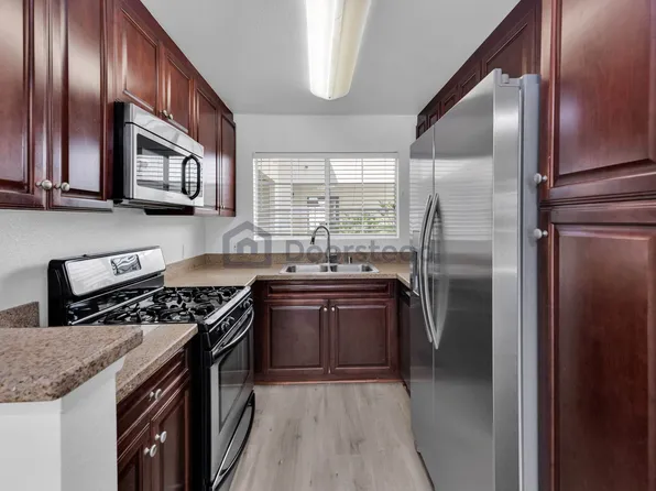 21450 Burbank Blvd APT 118, Woodland Hills, CA 91367