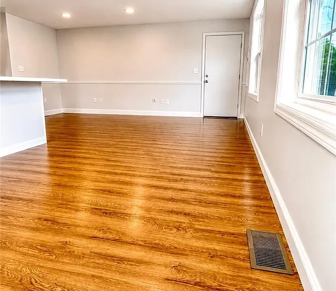 383 Friendship St — Photo 5