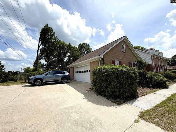 4th image of 7912 Wessex Ln