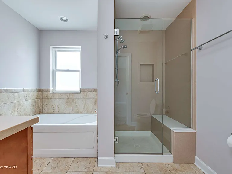 900 Ashford Ln — Photo 13