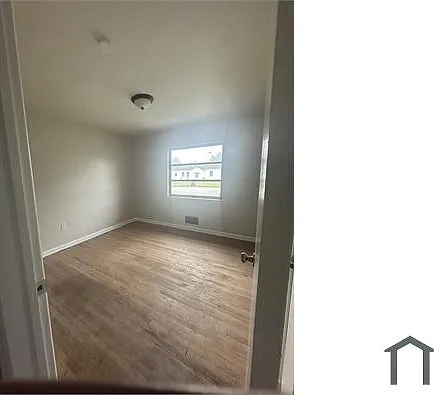 2025 Olive Rd — Photo 9