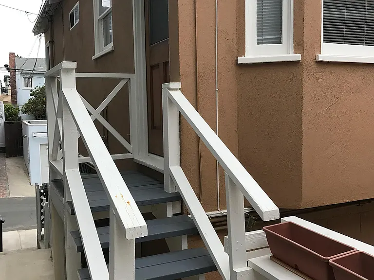 219 2nd Pl — Photo 5
