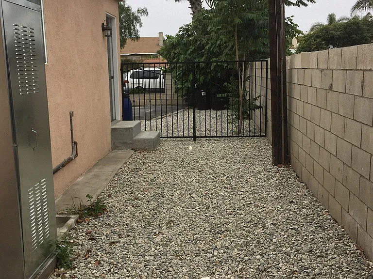 E Pleasant Valley Rd — Photo 9