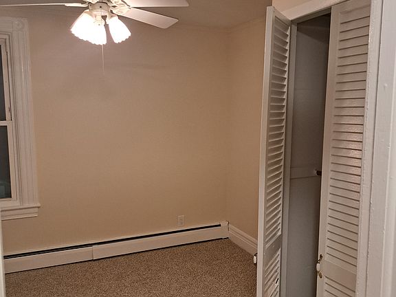 Smaller room/bedroom 2