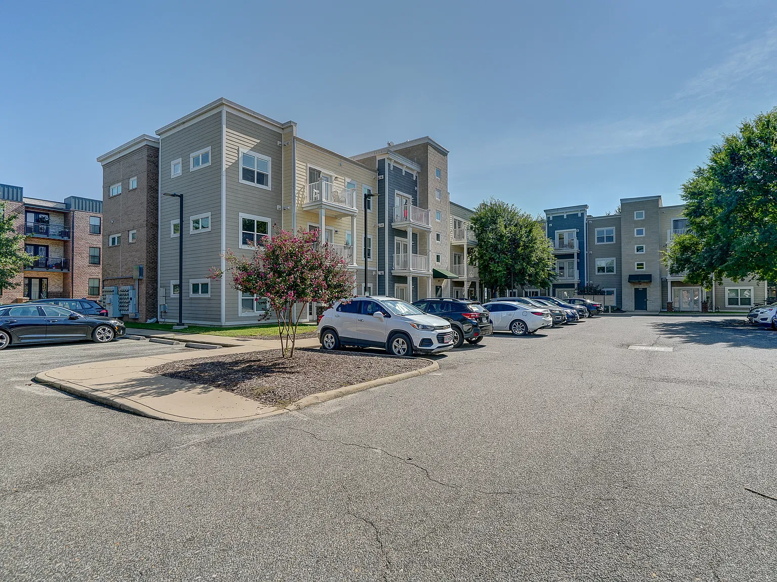 1 West Jackson Street — Photo 4