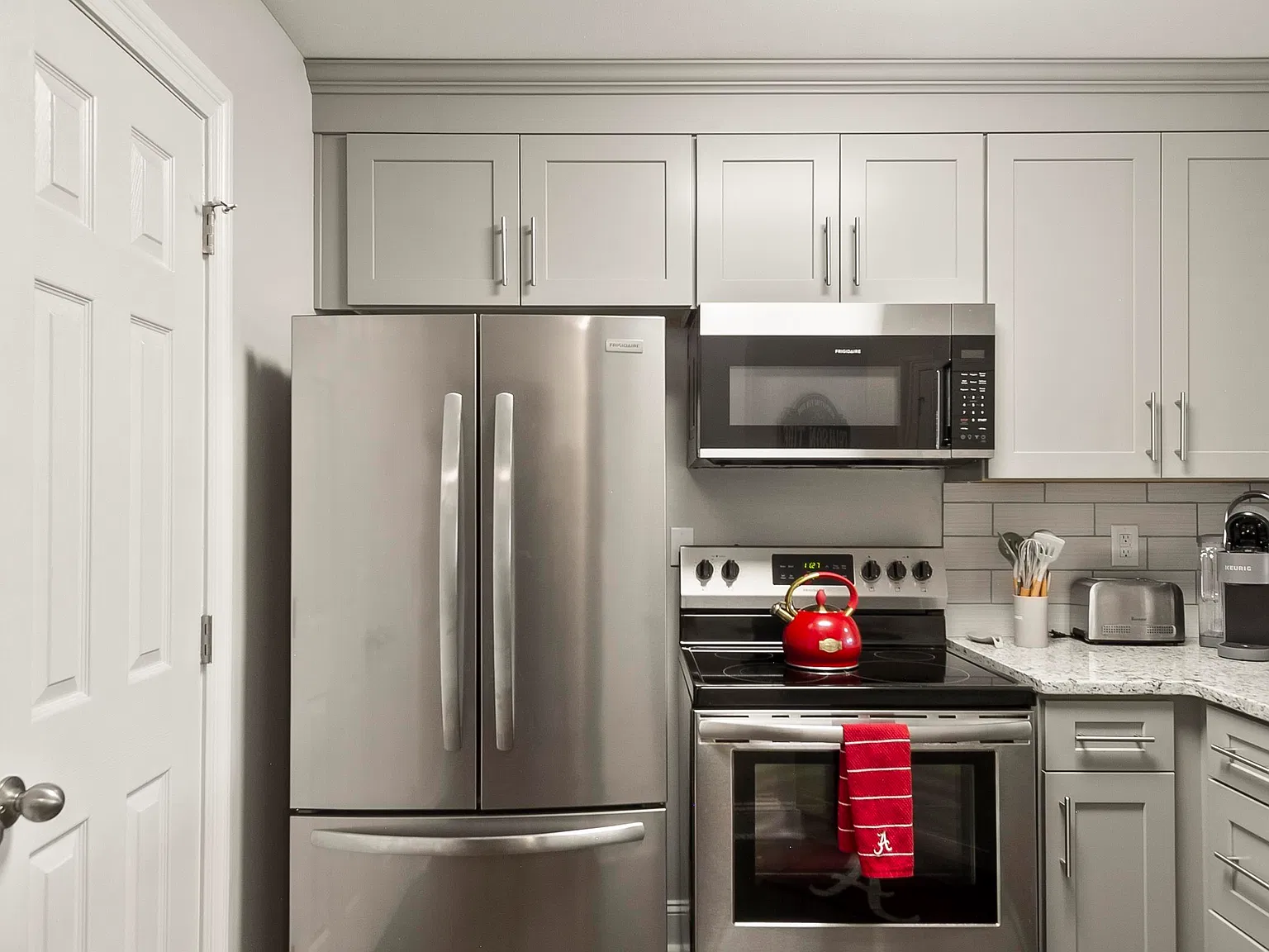 3 bed, 3.0 bath, $2,995 — Photo 3