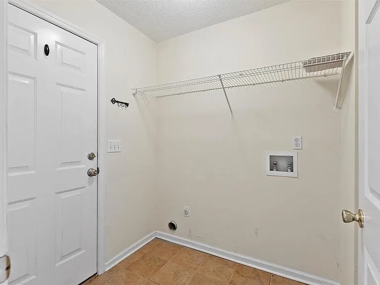 1775 Newman Ln — Photo 11