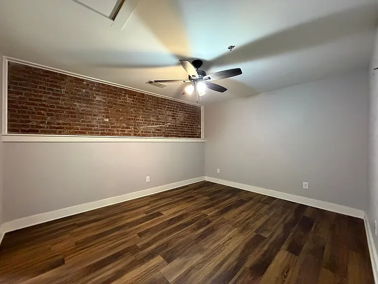 425 Broad St — Photo 18