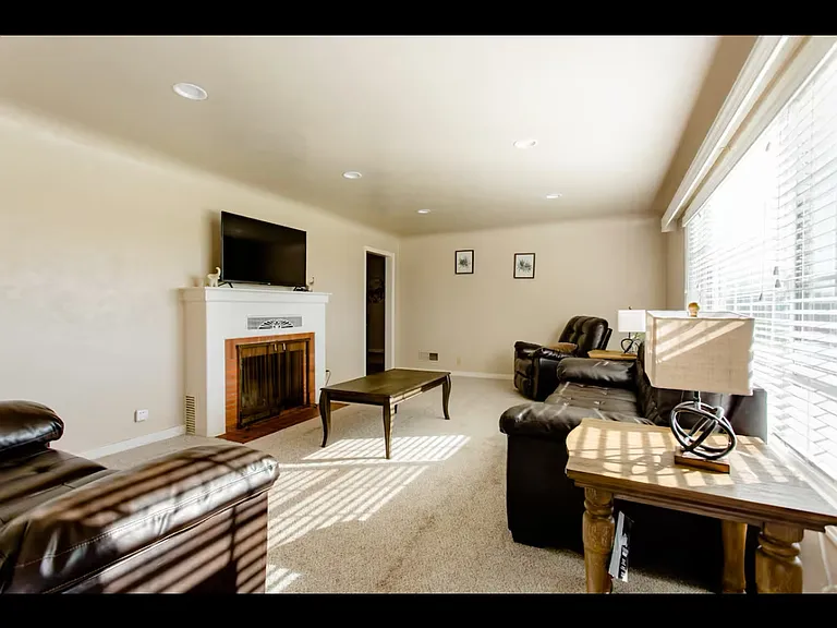 12256 Sante Fe Ave — Photo 3