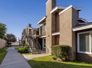 369 W Bay St APT D, Costa Mesa, CA 92627