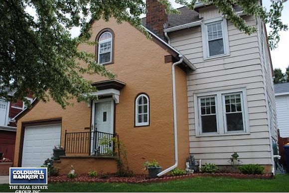 Charming 3 Bd Colonial Home
