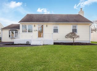 83 Kane Place, North Babylon, NY 11703