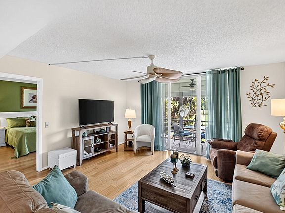 4th image of 3425 Via Poinciana APT 201