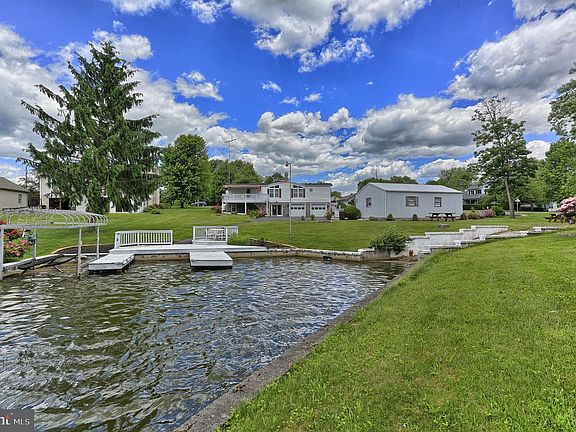 3rd image of 809 Heritage Dr