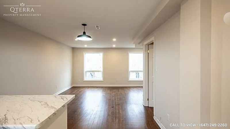 Toronto House for rent - 4 Bedrooms — photo 2