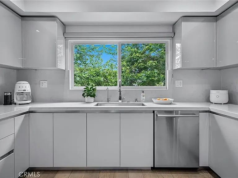 14157 Tiara St #101 — Photo 8