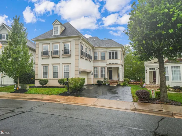 8385 Tillett Loop, Manassas, VA 20110