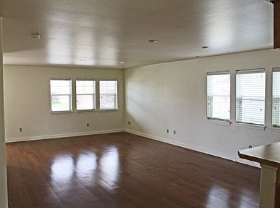 2nd image of 532 Quarter St