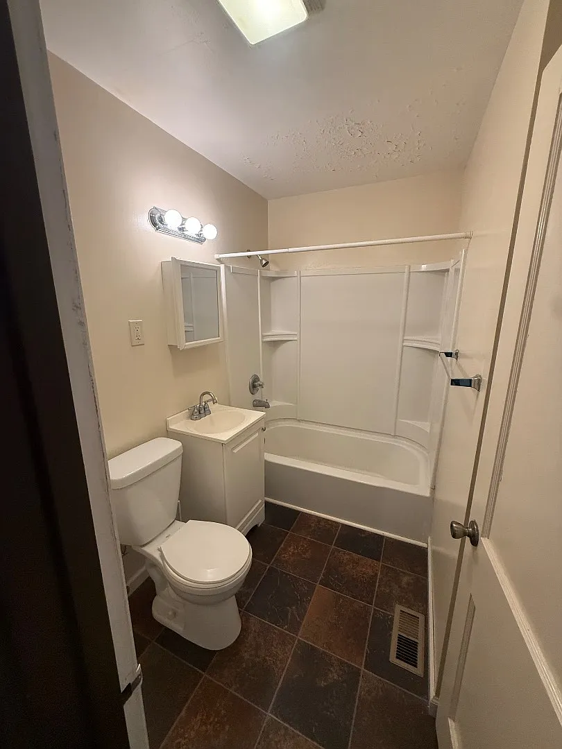 5 E 28th Ave - 5 E 28th — Photo 3