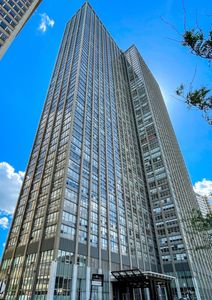 655 W Irving Park Rd APT 1402, Chicago, IL, 60613